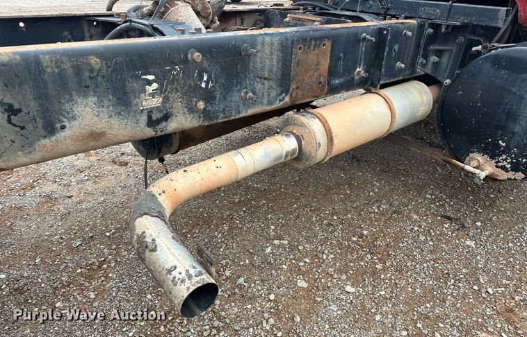 image for item ER4960 2001 Mack RD690S truck cab and chassis