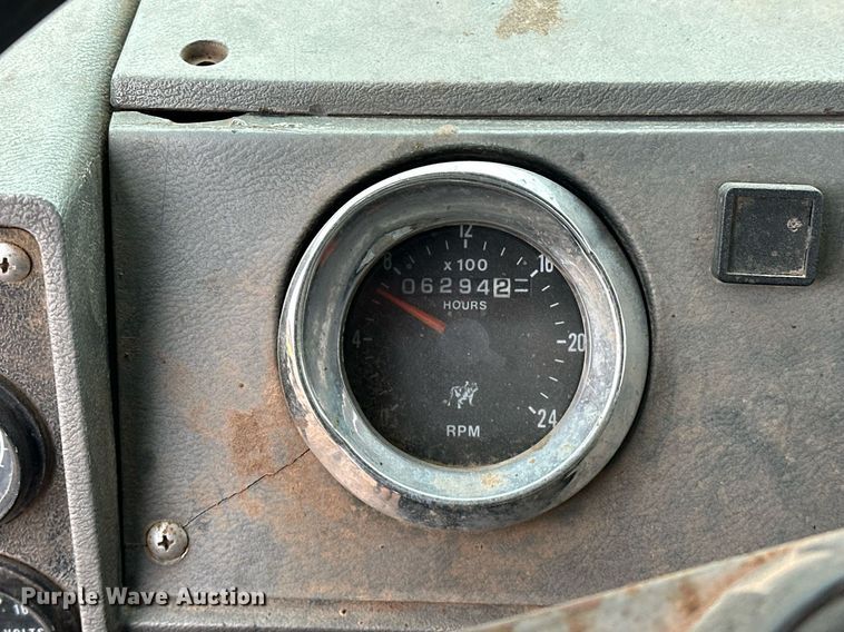 image for item ER4960 2001 Mack RD690S truck cab and chassis