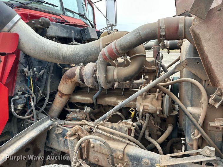 image for item ER4960 2001 Mack RD690S truck cab and chassis