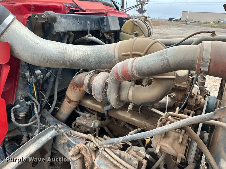 image for item ER4960 2001 Mack RD690S truck cab and chassis