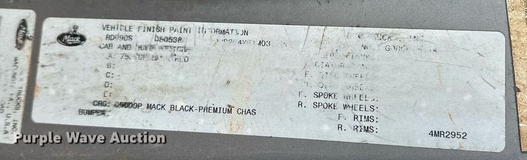 image for item ER4960 2001 Mack RD690S truck cab and chassis