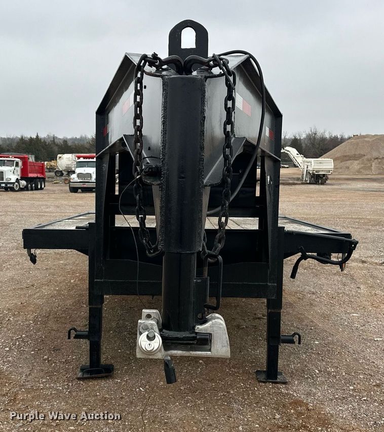 image for item ER4961 1999 National Trailer Manufacturing equipment trailer