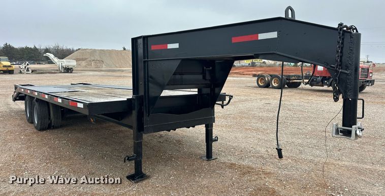 image for item ER4961 1999 National Trailer Manufacturing equipment trailer