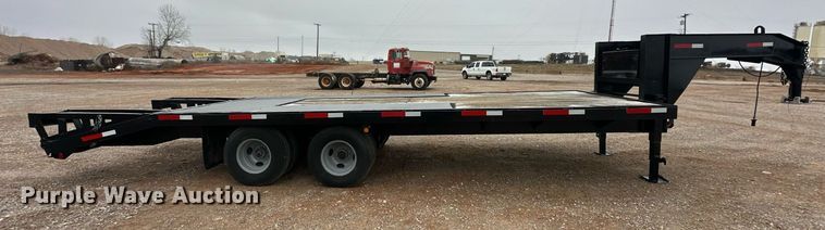 image for item ER4961 1999 National Trailer Manufacturing equipment trailer
