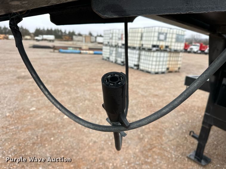 image for item ER4961 1999 National Trailer Manufacturing equipment trailer