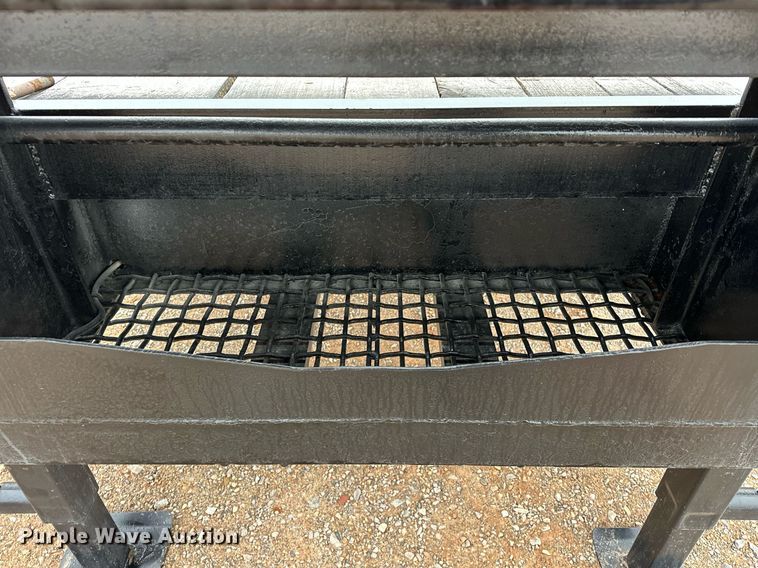 image for item ER4961 1999 National Trailer Manufacturing equipment trailer