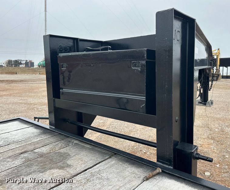 image for item ER4961 1999 National Trailer Manufacturing equipment trailer