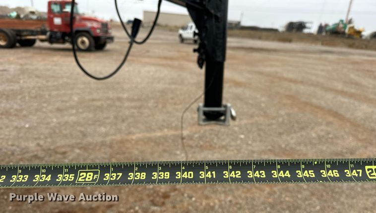 image for item ER4961 1999 National Trailer Manufacturing equipment trailer