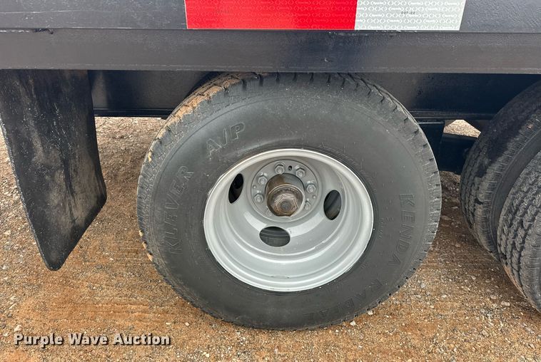 image for item ER4961 1999 National Trailer Manufacturing equipment trailer