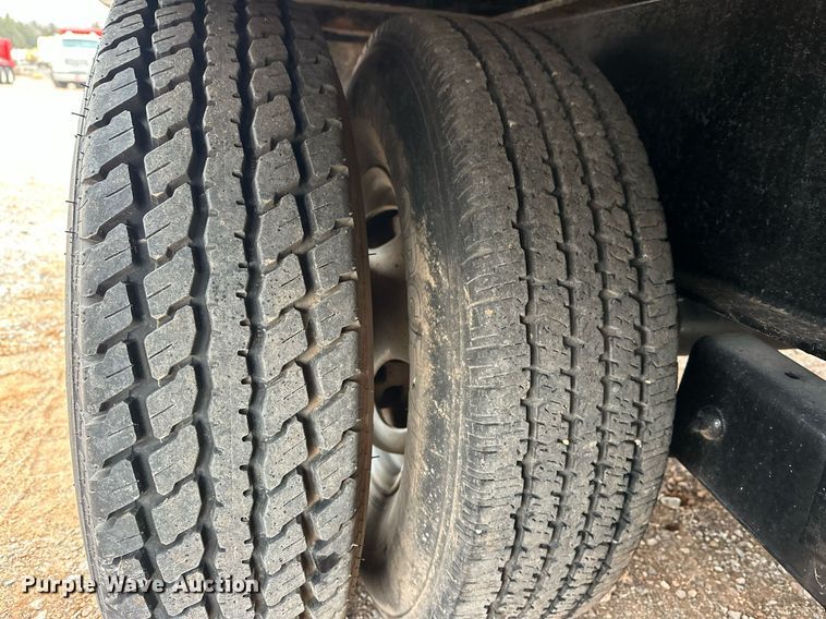 image for item ER4961 1999 National Trailer Manufacturing equipment trailer