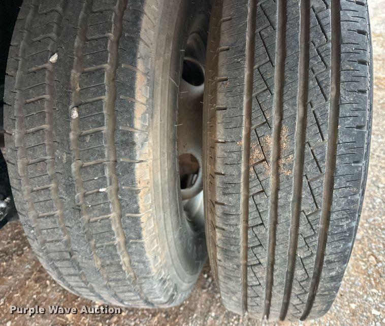 image for item ER4961 1999 National Trailer Manufacturing equipment trailer