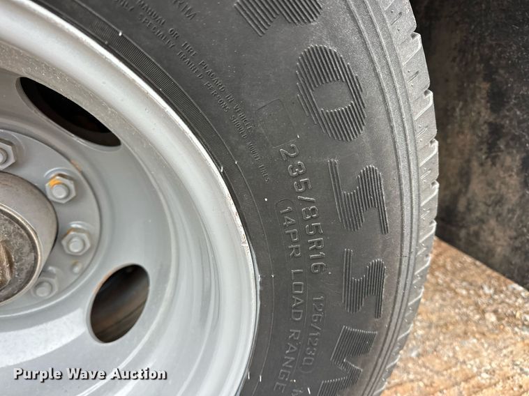 image for item ER4961 1999 National Trailer Manufacturing equipment trailer