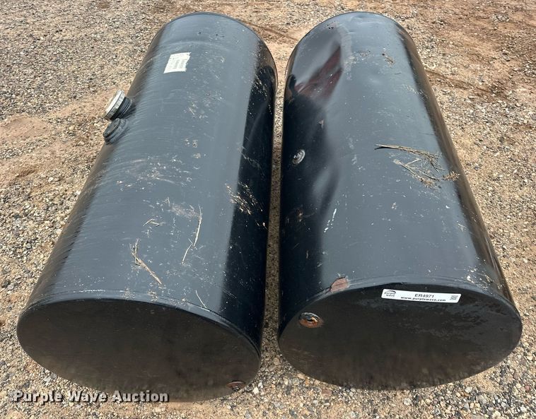 image for item ER4971 (2) 2006 Fuel Systems Inc. fuel tanks