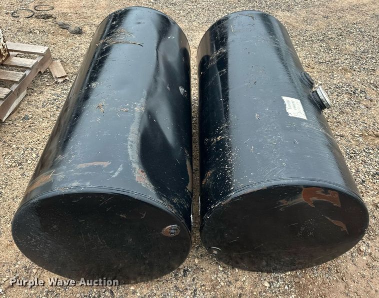 image for item ER4971 (2) 2006 Fuel Systems Inc. fuel tanks