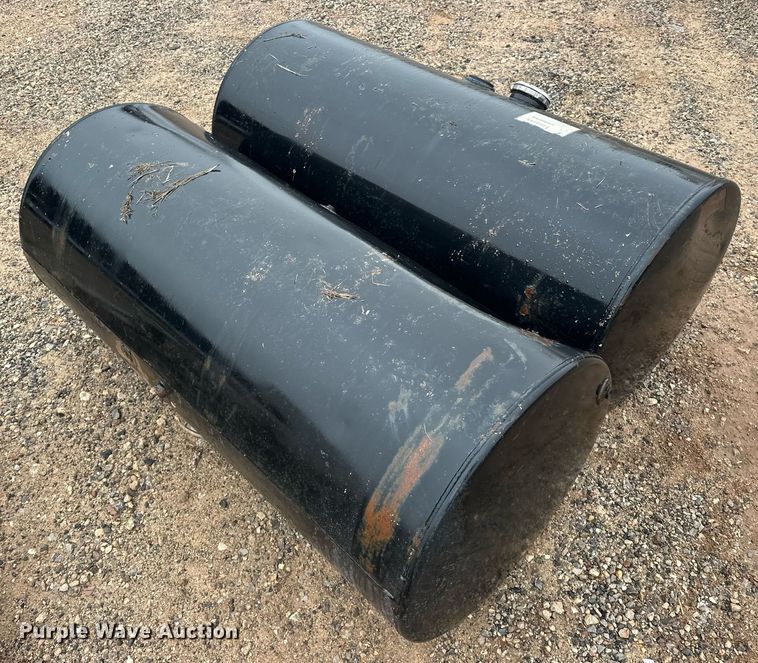 image for item ER4971 (2) 2006 Fuel Systems Inc. fuel tanks
