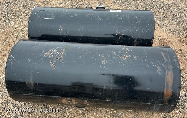 image for item ER4971 (2) 2006 Fuel Systems Inc. fuel tanks