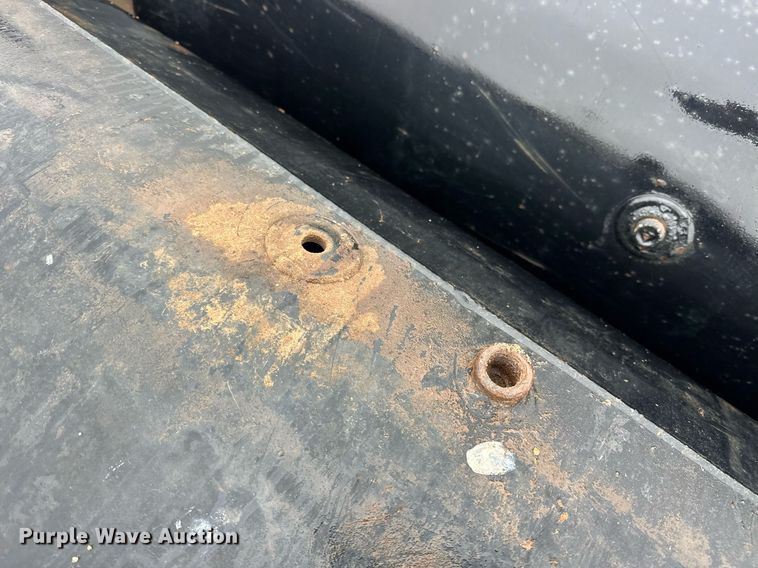 image for item ER4971 (2) 2006 Fuel Systems Inc. fuel tanks