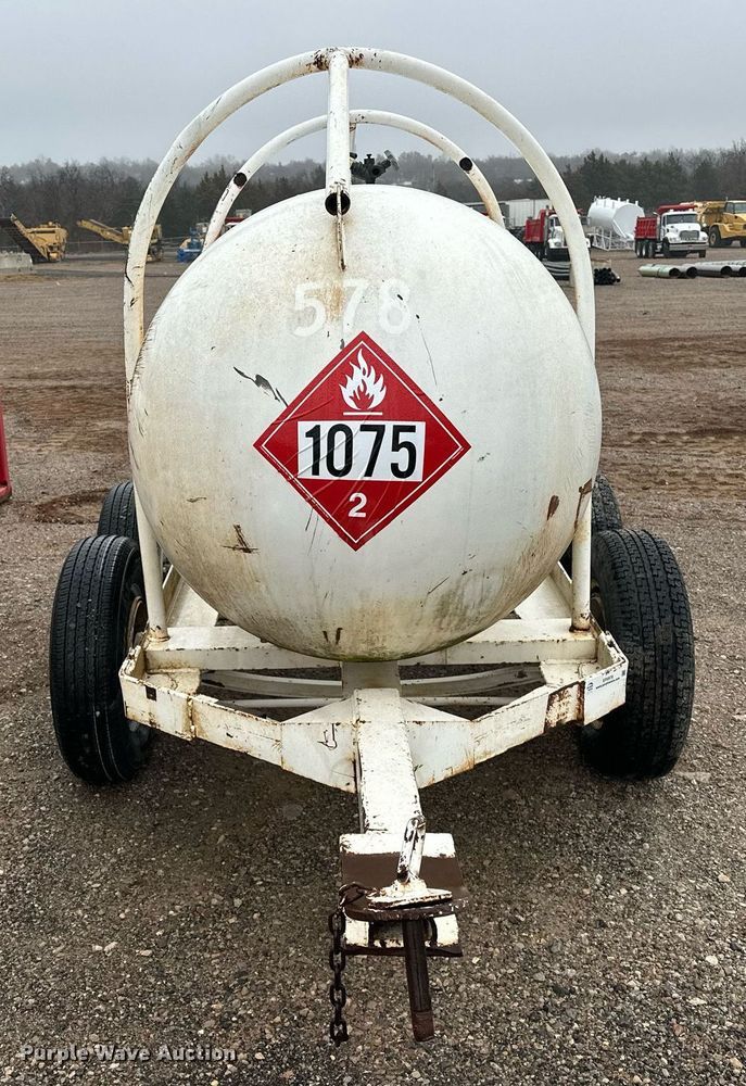 image for item ER4979 Trinity Steel Co propane tank trailer