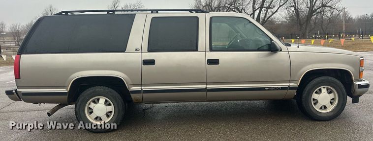 image for item ER4985 1998 Chevrolet Suburban SUV