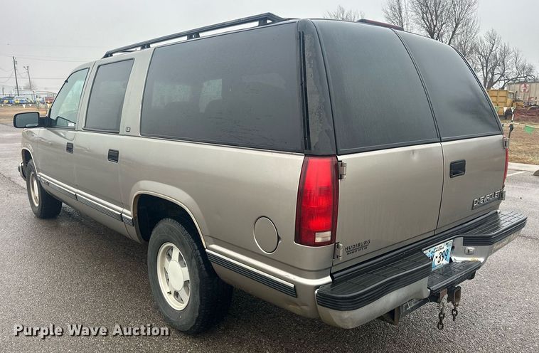 image for item ER4985 1998 Chevrolet Suburban SUV