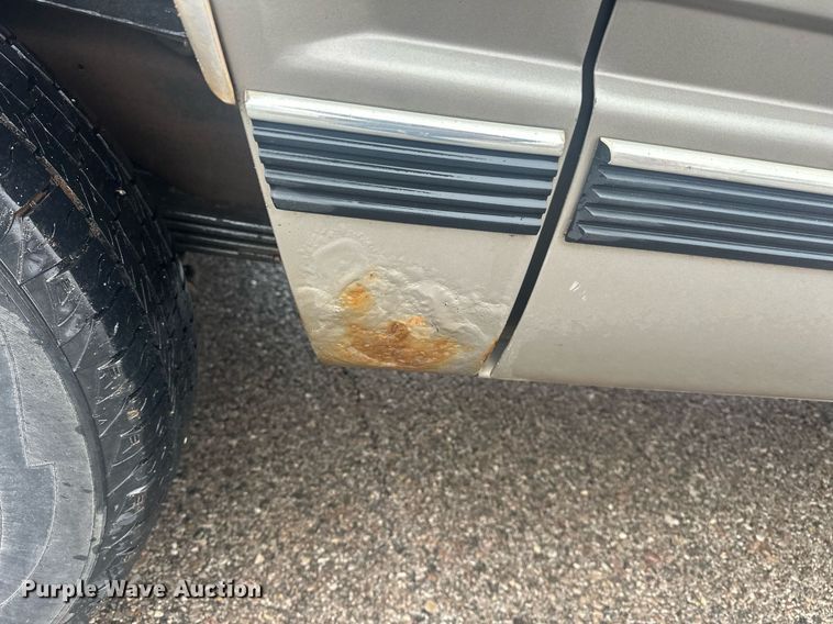 image for item ER4985 1998 Chevrolet Suburban SUV