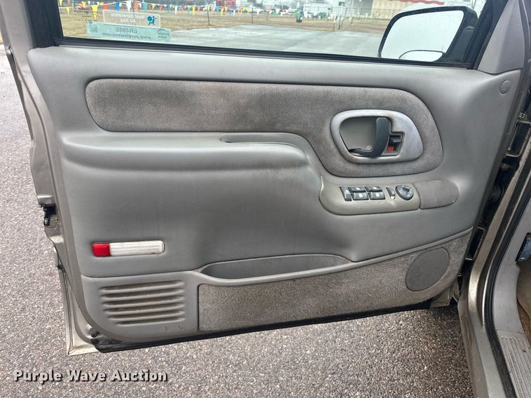 image for item ER4985 1998 Chevrolet Suburban SUV