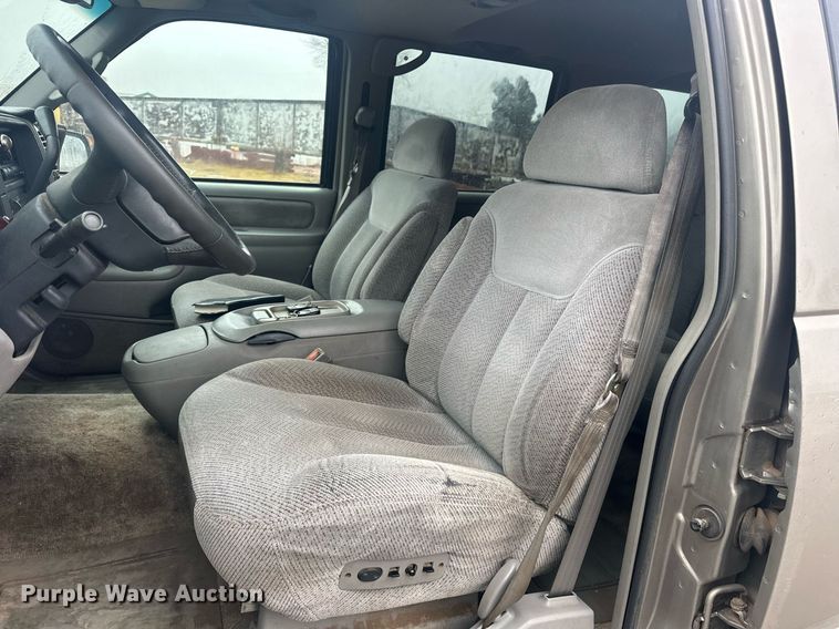 image for item ER4985 1998 Chevrolet Suburban SUV