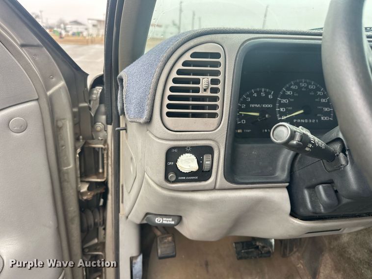 image for item ER4985 1998 Chevrolet Suburban SUV