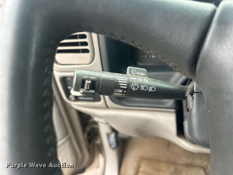 image for item ER4985 1998 Chevrolet Suburban SUV