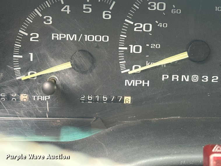 image for item ER4985 1998 Chevrolet Suburban SUV