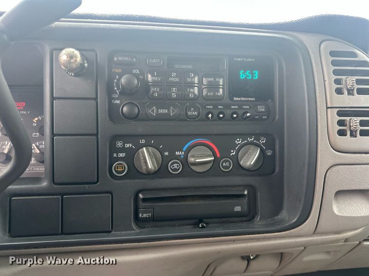 image for item ER4985 1998 Chevrolet Suburban SUV