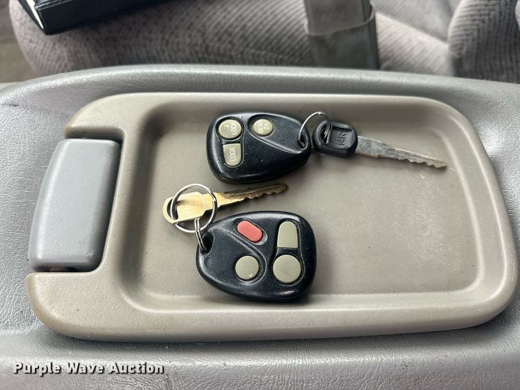 image for item ER4985 1998 Chevrolet Suburban SUV