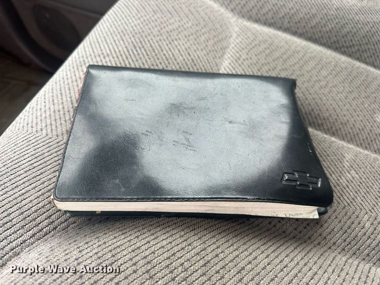 image for item ER4985 1998 Chevrolet Suburban SUV