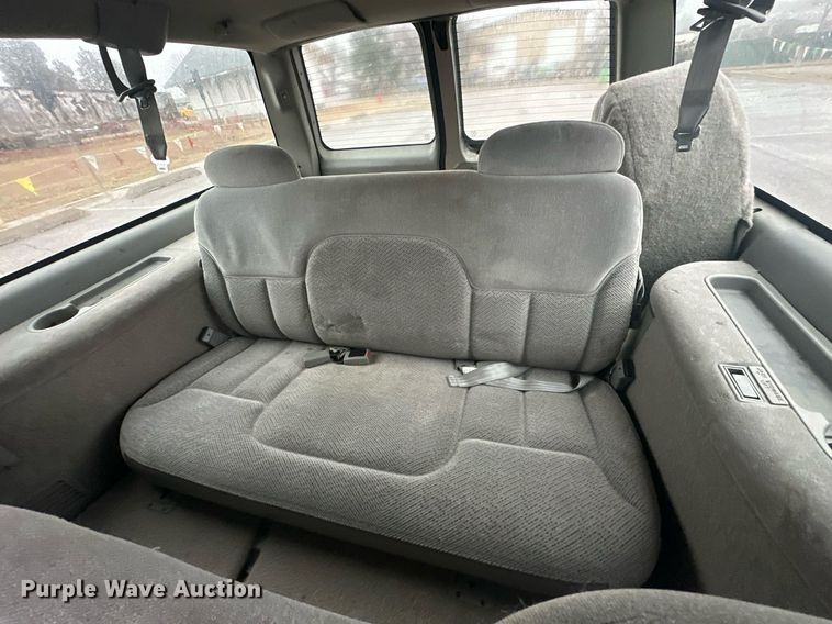 image for item ER4985 1998 Chevrolet Suburban SUV