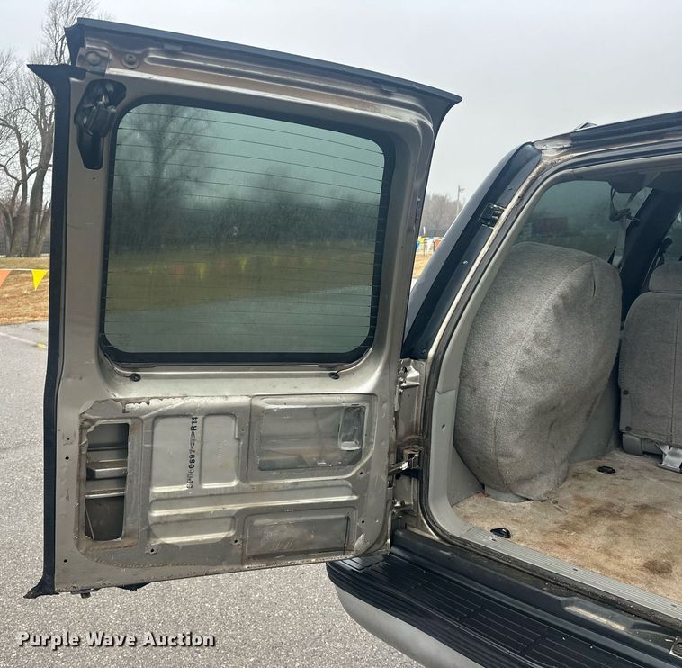 image for item ER4985 1998 Chevrolet Suburban SUV