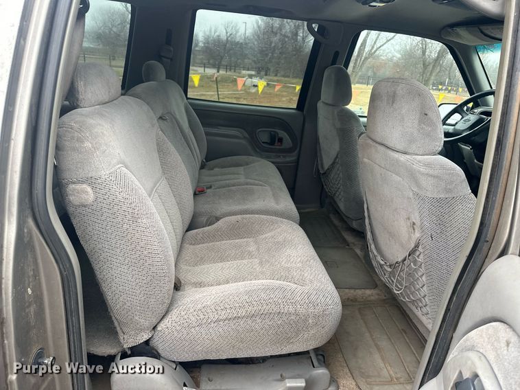 image for item ER4985 1998 Chevrolet Suburban SUV