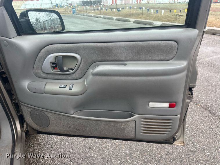 image for item ER4985 1998 Chevrolet Suburban SUV