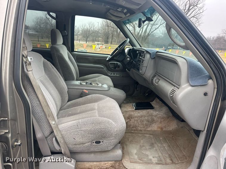 image for item ER4985 1998 Chevrolet Suburban SUV