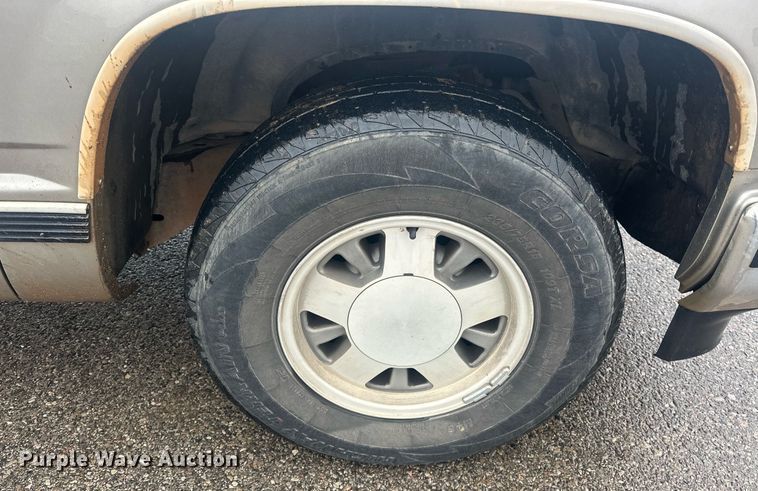 image for item ER4985 1998 Chevrolet Suburban SUV