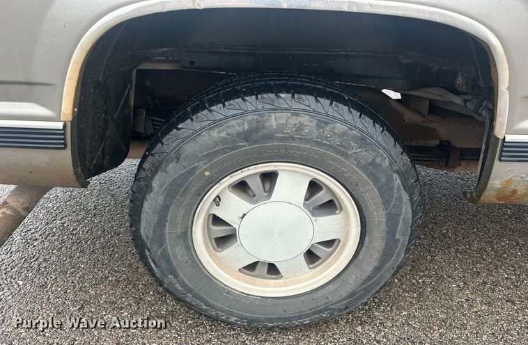 image for item ER4985 1998 Chevrolet Suburban SUV