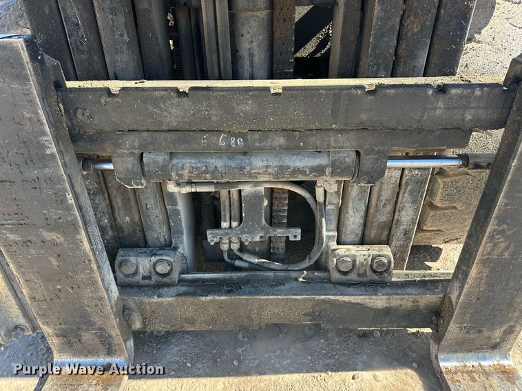 image for item ER4995 2004 Hyster H60XM forklift