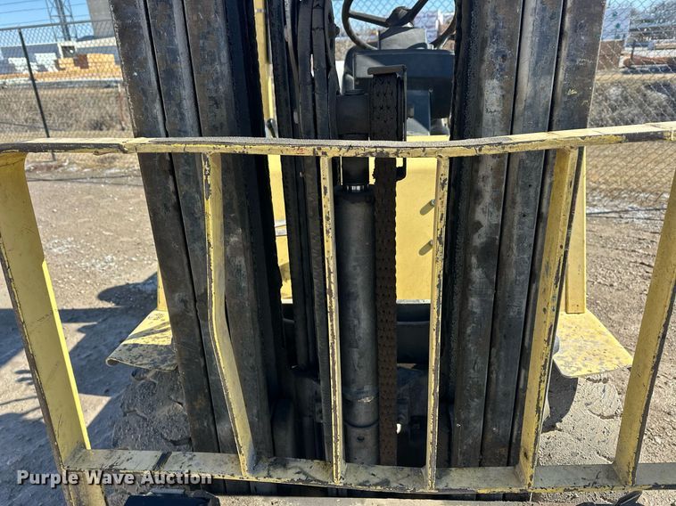 image for item ER4995 2004 Hyster H60XM forklift