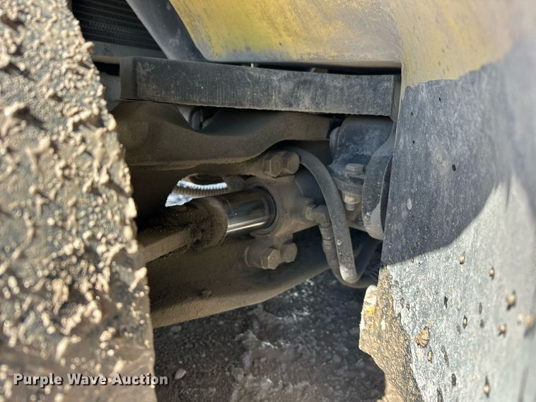 image for item ER4995 2004 Hyster H60XM forklift