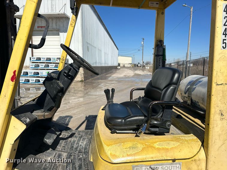 image for item ER4995 2004 Hyster H60XM forklift