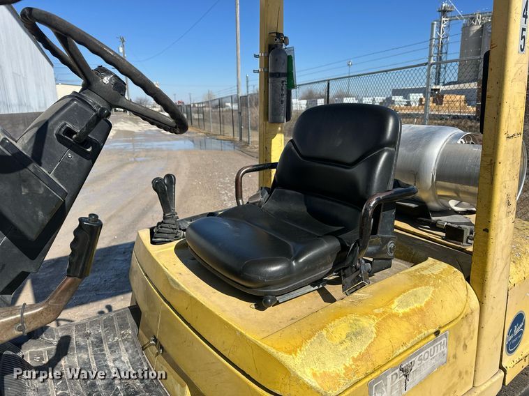 image for item ER4995 2004 Hyster H60XM forklift