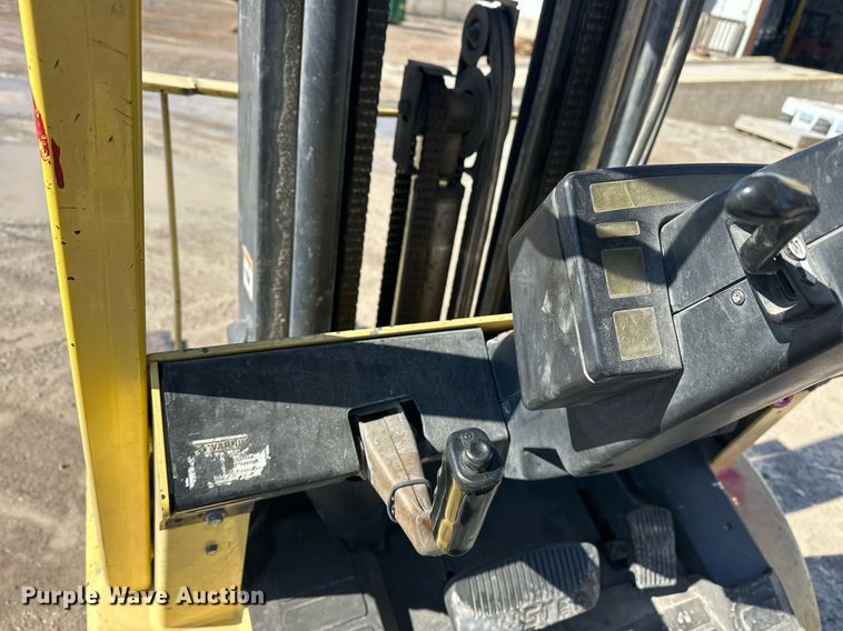 image for item ER4995 2004 Hyster H60XM forklift