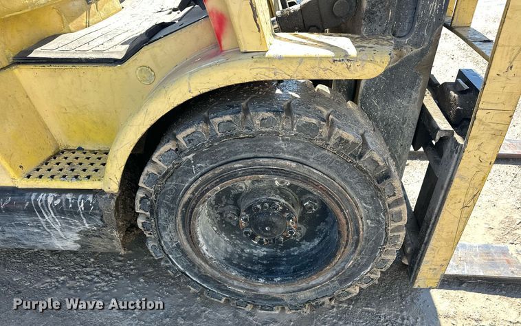 image for item ER4995 2004 Hyster H60XM forklift