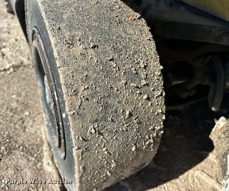 image for item ER4995 2004 Hyster H60XM forklift