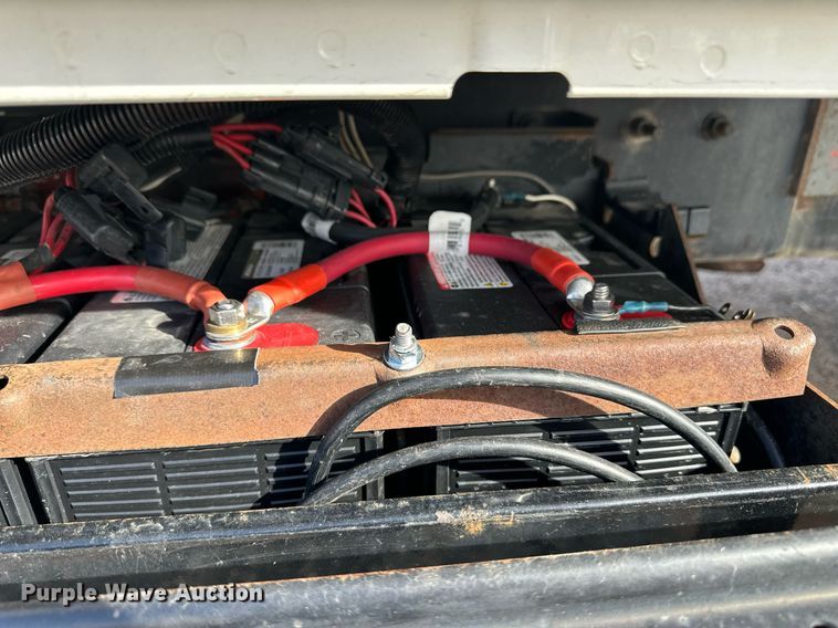 image for item ER8698 2011 International DuraStar 4300M7 flatbed truck