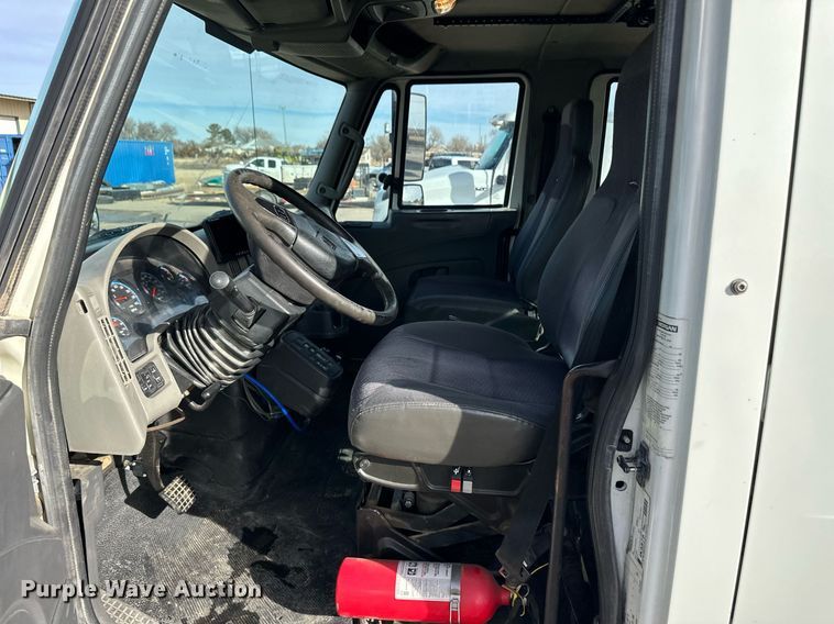 image for item ER8698 2011 International DuraStar 4300M7 flatbed truck